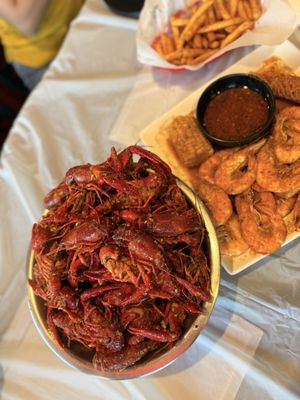 Crawfish & Noodles by null