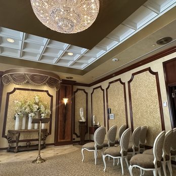 Golden Nugget - Wedding Chapel - Wedding Chapels Near Me - Las Vegas, Nevada Golden Nugget - Wedding Chapel - Wedding Chapels Near Me - Las Vegas, Nevada