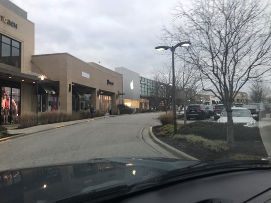 Apple Leawood by null