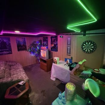 Rewind Video And Dive - Dive Bars Near Me - North Kansas City, Missouri Rewind Video And Dive - Dive Bars Near Me - North Kansas City, Missouri