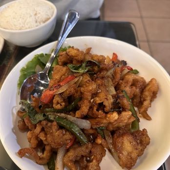 Padaek - Crispy chicken basil - Thai Near Me - Falls Church, Virginia