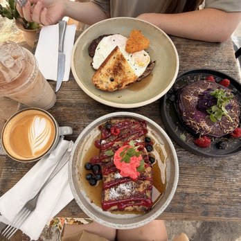 Blue Whale - Flat White, Vanilla Chai Latte, Classic French Toast, Steak & Eggs, Ube Pancakes - Cafes Near Me - La Jolla, California Blue Whale - Flat White, Vanilla Chai Latte, Classic French Toast, Steak & Eggs, Ube Pancakes - Cafes Near Me - La Jolla, California