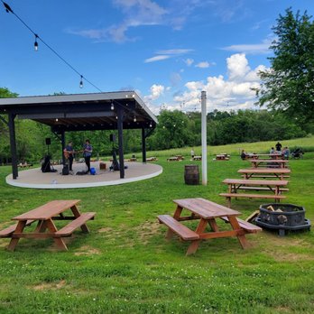Flying Ace Farm - Breweries Near Me - Lovettsville, Virginia