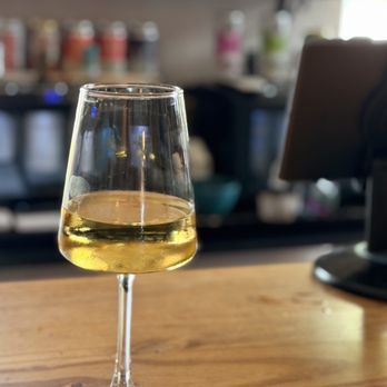 Empresario Wines - 2024 Albariño - Wine Tasting Room Near Me - Salado, Texas Empresario Wines - 2024 Albariño - Wine Tasting Room Near Me - Salado, Texas