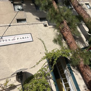 Crepes de Paris - Outside dining area - Breakfast & Brunch Near Me - Pasadena, California Crepes de Paris - Outside dining area - Breakfast & Brunch Near Me - Pasadena, California