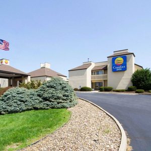Comfort Inn 43 Photos 30 Reviews Hotels 1440 E Market St
