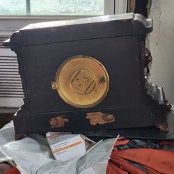 Michael's Fine Clocks & Jewelry - S T in a Dimond on the back door. I'm looking to have it service. Phone number pleases are you open on Saturday