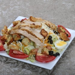 Zeppe's Pizzeria - Grilled Chicken Salad