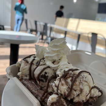 The Churro Company - Churro Sundae - Desserts Near Me - Orem, Utah