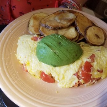 Ida Red's Cottage - California omelette with avocado - Breakfast & Brunch Near Me - Saugatuck, Michigan Ida Red's Cottage - California omelette with avocado - Breakfast & Brunch Near Me - Saugatuck, Michigan