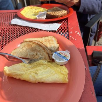Mullets - Scrambled eggs and toast - Breakfast & Brunch Near Me - Des Moines, Iowa