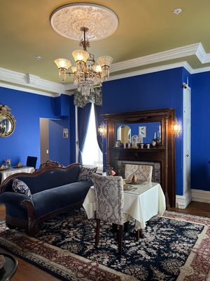 Elizabeth Esther Cafè by null