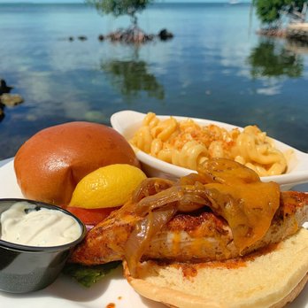 Marker 88 - Mahi Sandwich with Mac and Cheese @PinchOfPuga - Seafood Near Me - Islamorada, Florida Marker 88 - Mahi Sandwich with Mac and Cheese @PinchOfPuga - Seafood Near Me - Islamorada, Florida