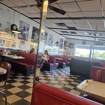 Westside Diner - Plenty of seating - Diners Near Me - Flint, Michigan Westside Diner - Plenty of seating - Diners Near Me - Flint, Michigan