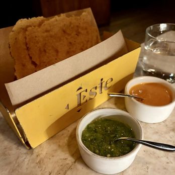 Este - Seafood Near Me - Austin, Texas