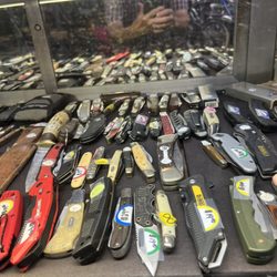 Ez-Money Pawn Shop - Big knife selection