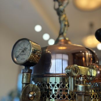 Bakke Coffee Museum - Detail of a Universal machine from the 1930s - Museums Near Me - Seattle, Washington