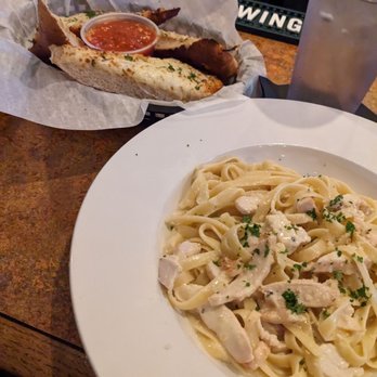 Padrino - Chicken alfredo and cheese bread - Pizza Near Me - Milford, Ohio Padrino - Chicken alfredo and cheese bread - Pizza Near Me - Milford, Ohio