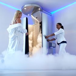 Body Strong Life - Cryotherapy - reduce inflammation in your body, increase energy, and get a faster metabolism with a 3-minute session.
