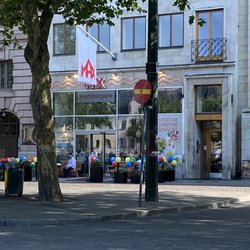 Max Hamburgerrestauranger - Exterior