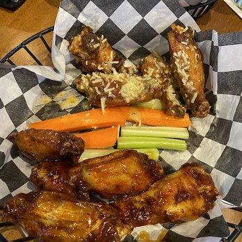 Freemore Tavern - sweet chili, garlic parmesan - Sports Bars Near Me - Charlotte, North Carolina