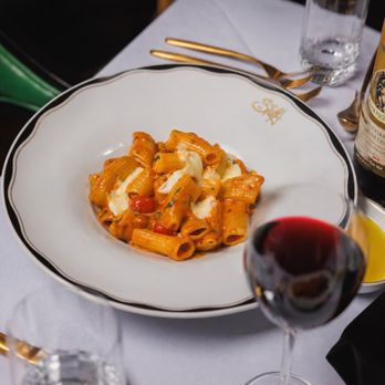 La Stella - Spicy rigatoni vodka with burrata - Steakhouses Near Me - Dallas, Texas La Stella - Spicy rigatoni vodka with burrata - Steakhouses Near Me - Dallas, Texas