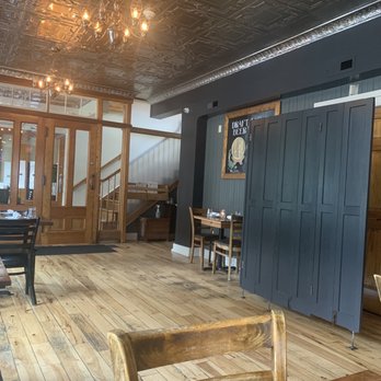 Foundry Kitchen and Tavern - Indoor, modern farmhouse vibes - New American Near Me - Sandy Hook, Connecticut