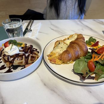 Taste & Glory - Berries Croffle and Tom Yum Scramble - Breakfast & Brunch Near Me - San Mateo, California Taste & Glory - Berries Croffle and Tom Yum Scramble - Breakfast & Brunch Near Me - San Mateo, California