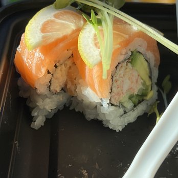 Amakara - Lemon Salmon Roll - Sushi Bars Near Me - Dublin, California Amakara - Lemon Salmon Roll - Sushi Bars Near Me - Dublin, California