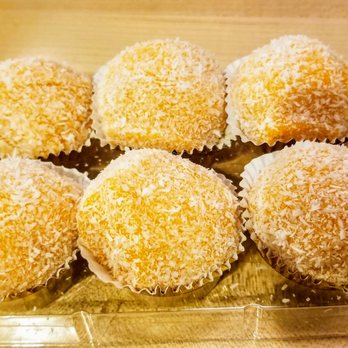 Hui Lau Shan - Mango Mochi - Desserts Near Me - Bellevue, Washington