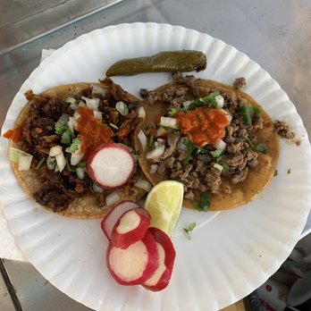 Tacos El Hidalguense - Pastor left, asada right. $1.50 each - Food Trucks Near Me - Salida, California