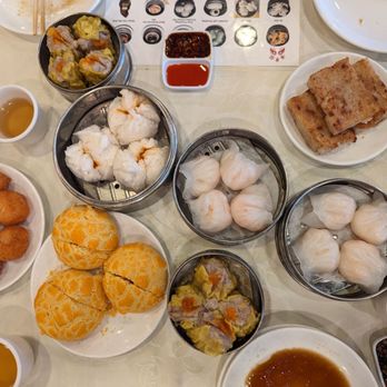 Seafood Cove 2 - Fried shrimp roll, baked pineapple buns, siu mai, BBQ pork buns, turnip cake, har gow - Dim Sum Near Me - Westminster, California Seafood Cove 2 - Fried shrimp roll, baked pineapple buns, siu mai, BBQ pork buns, turnip cake, har gow - Dim Sum Near Me - Westminster, California