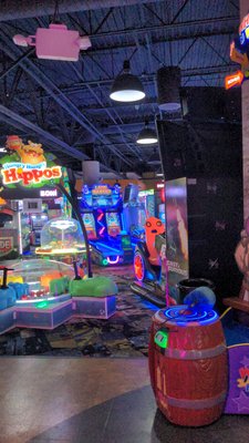 District Eat & Play by null