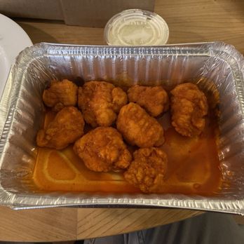 Renshaw Lounge - Boneless wings - Pizza Near Me - Clawson, Michigan