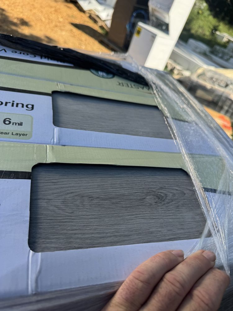 Discount Outlet Logo