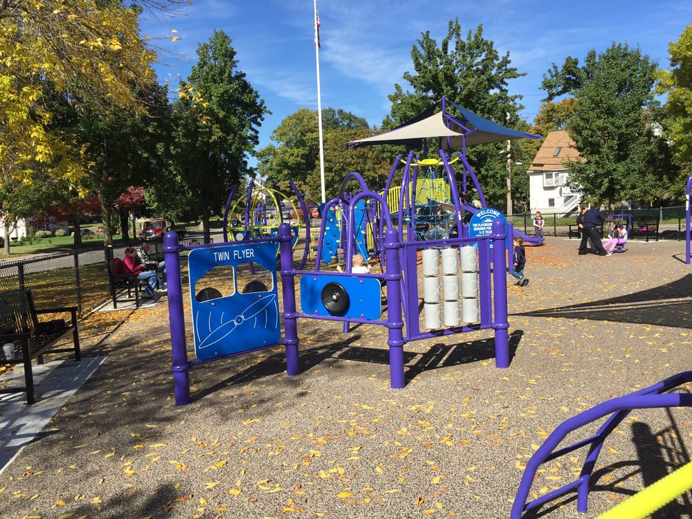 Blithewood Ave Park Image
