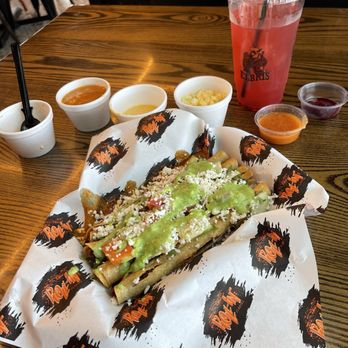 Roll-in Flautas - 4 pack of flautas! - Tacos Near Me - El Paso, Texas Roll-in Flautas - 4 pack of flautas! - Tacos Near Me - El Paso, Texas