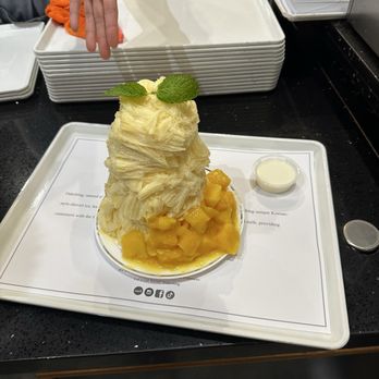 Oakobing - Mango bingsoo - Shaved Ice Near Me - Los Angeles, California Oakobing - Mango bingsoo - Shaved Ice Near Me - Los Angeles, California