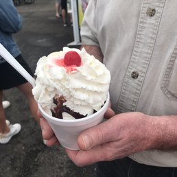 Brownie sundae
