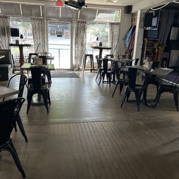 Holly's Diner - Beautiful interior! - Southern Near Me - Charlottesville, Virginia