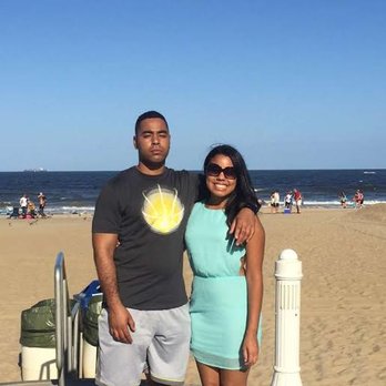 Virginia Beach - Could've done without the trashcans in the back lol - Beaches Near Me