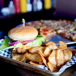 Joe Willy’s - Fried Chicken sandwich