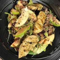 Mister Greens Cafe & Grill - Apple Quinoa Salad