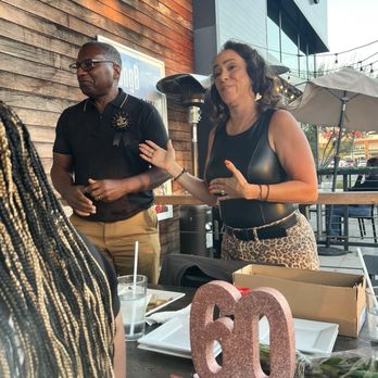 Georgia's Restaurant - Soul Food Near Me - Long Beach, California