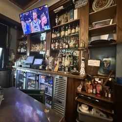 The Napper Tandy - Photo 7: Behind the bar