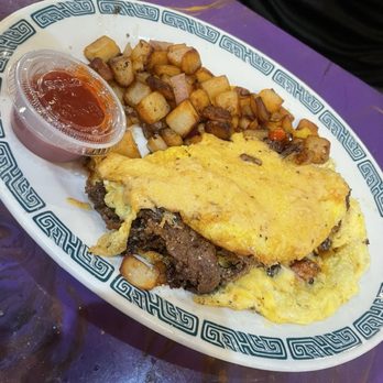 Concept Restaurant - Philly cheesesteak omelette - Breakfast & Brunch Near Me - Columbia, South Carolina Concept Restaurant - Philly cheesesteak omelette - Breakfast & Brunch Near Me - Columbia, South Carolina