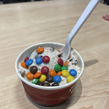 Moo Thru - Single scoop in a cup - Ice Cream & Frozen Yogurt Near Me - Burke, Virginia
