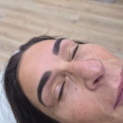 Brows By Julie - Brow Shape and tint