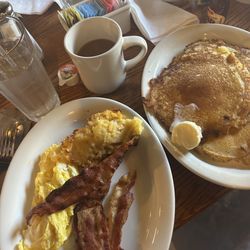Cracker Barrel Old Country Store - Grandma's breakfast