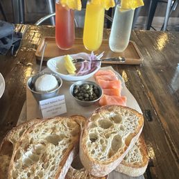 Smoked salmon board and mimosa flight Smoked salmon board and mimosa flight